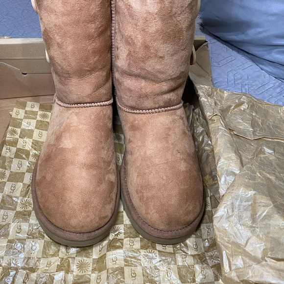 Uggs - Picture 5 of 8